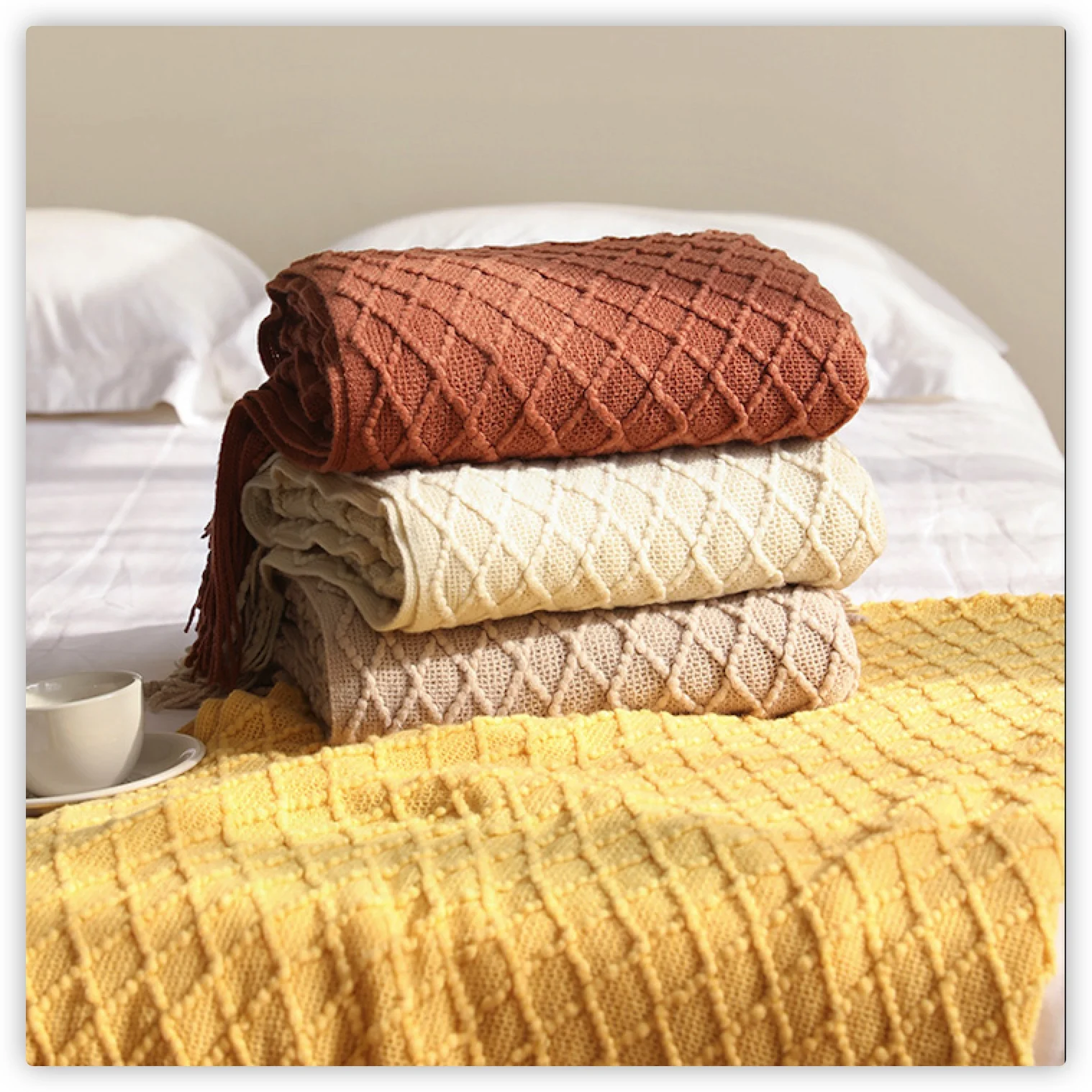 Boho Throw Blanket Fringe - ผ้าห่มถักลายเพชรจาก Textile City พร้อมพู่ ผ้าห่มถักลายโบโฮเนื้อนุ่มสำหรับโซฟา ผ้าห่มตกแต่งบ้านมีพู่สุดอบอุ่น
