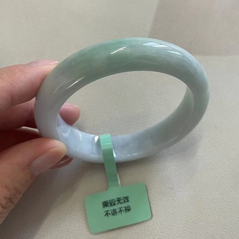 หยกธรรมชาติจากเมียนมาร์, กำไลแ - Lighting บทวิจารณ์และราคา
