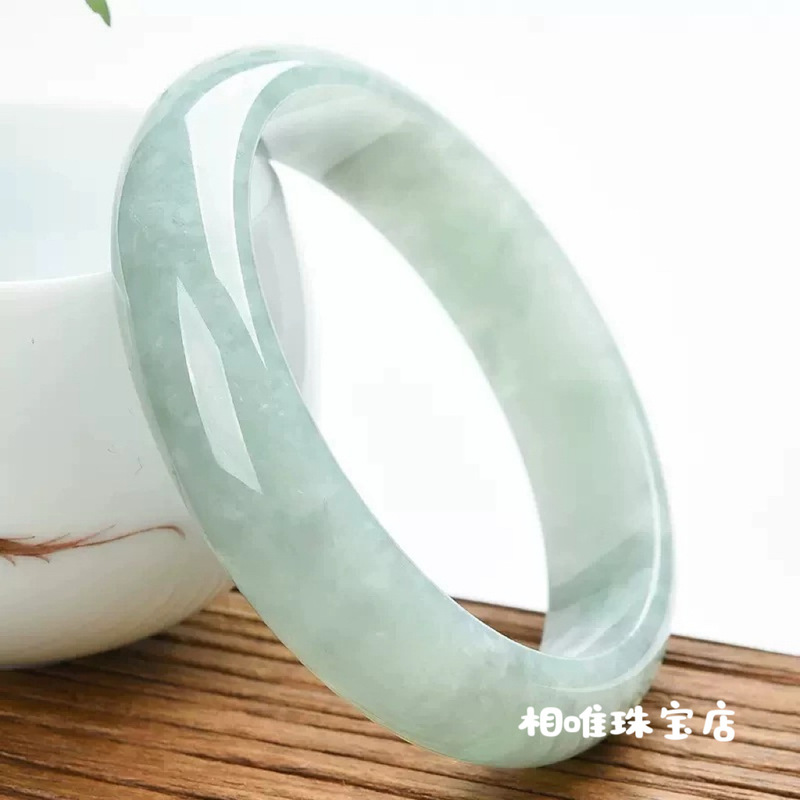 กำไลข้อมือหยกเขียวอ่อนเคลือบน้ - Lighting บทวิจารณ์และราคา